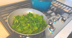 making sauté spinach