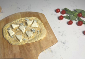 White pizza with garlic sauce