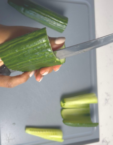 cut cucumber without seeds