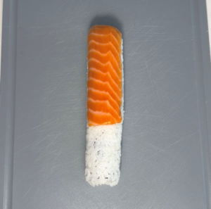 Salmon deco roll